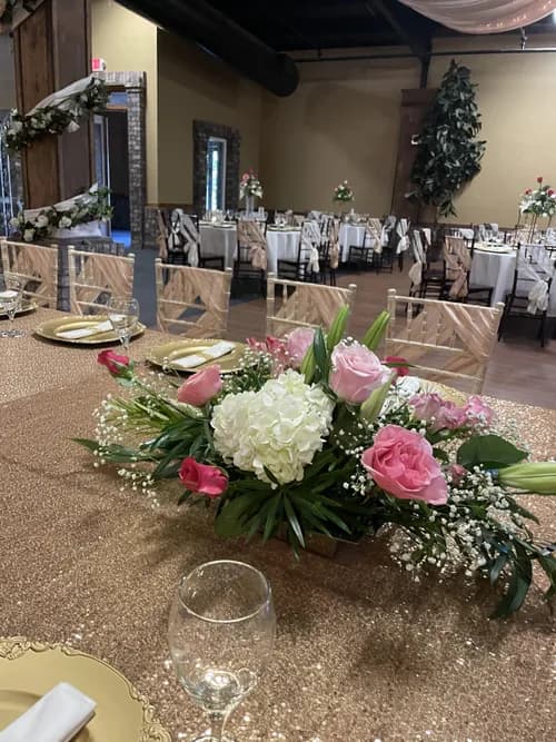 Floral table detail settings La Hacienda venue Gainesville